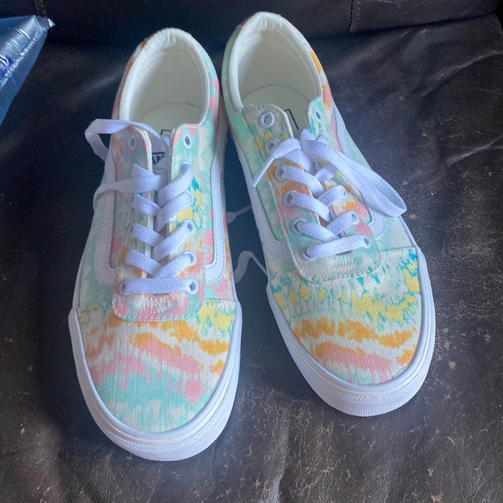 Vans tie dye shoes size 10. NWT
